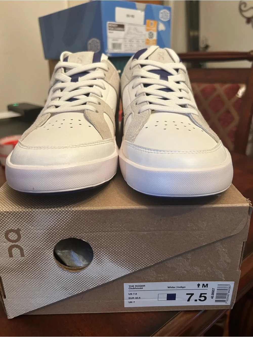 Men’s On Cloud The Roger Clubhouse Sneakers in White/Indigo